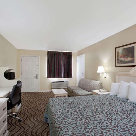 Days Inn By Wyndham Kerrville Exterior photo