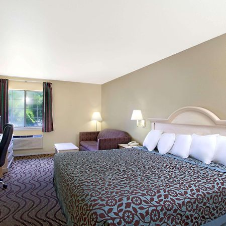Days Inn By Wyndham Kerrville Exterior photo