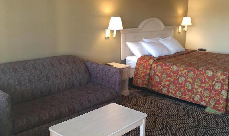 Days Inn By Wyndham Kerrville Exterior photo